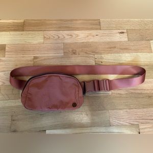‼️RARE‼️Mauve colored Lululemon belt bag